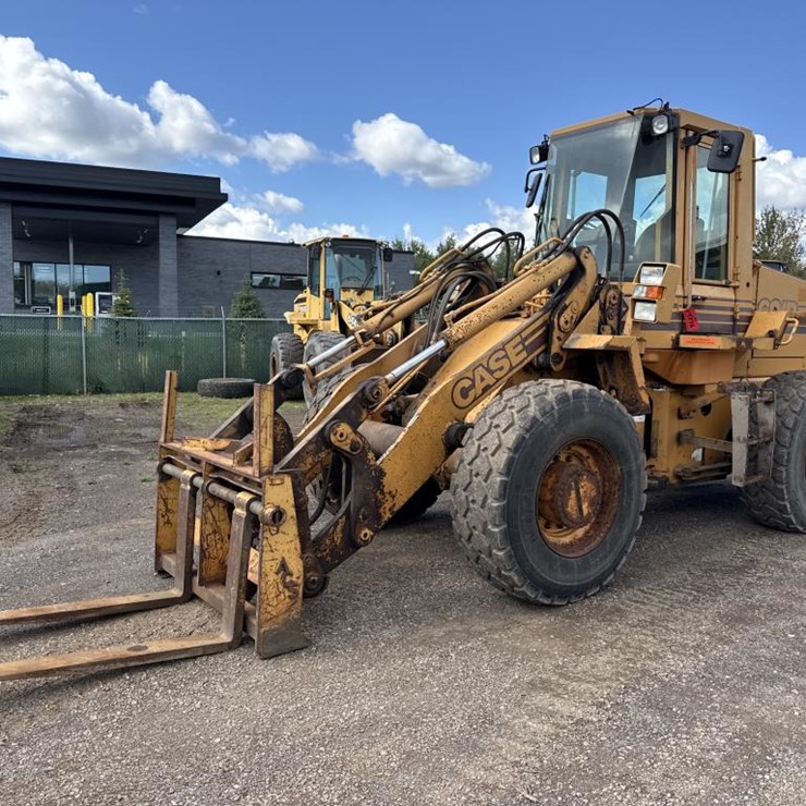 1994 CASE 621B