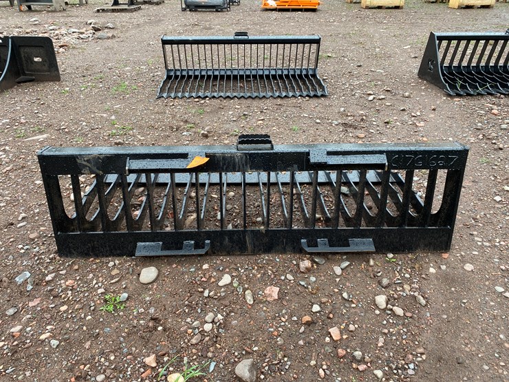 #8227-•-new-kc-76"-skid-steer-skeleton-bucket-image-3