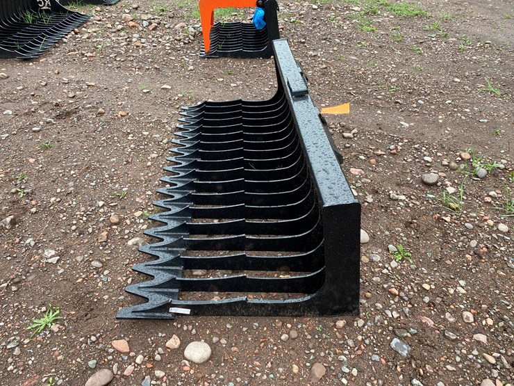 #8227-•-new-kc-76"-skid-steer-skeleton-bucket-image-4