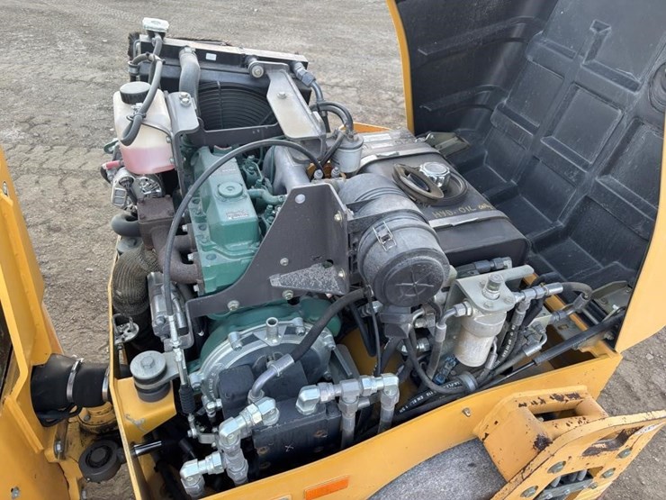 2018-volvo-dd25b-image-32