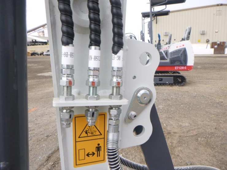 bttl-et15h-6-hydraulic-excavator-image-14