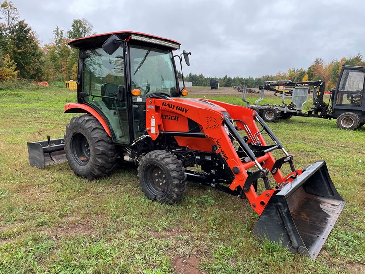 #8065-•-2024-bad-boy-4035ch-4wd-tractor-with-front-mount-berco-66"-snowblower-image-8