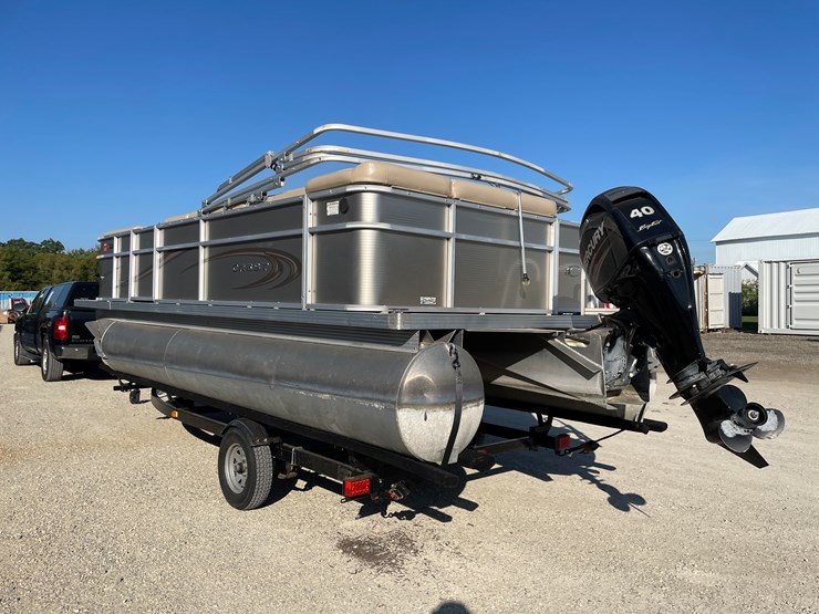 #1031-•-2012-crest-pontoon-(has-wi-title)-and-trailer-(no-title)-image-8