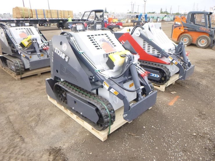 bttl-stm25-6-skid-steer-track-loader-image-2