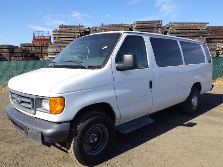 2006-ford-econoline-350-image-1