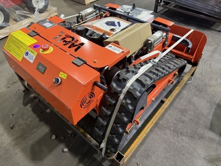 2025-tpm-rm900sb-crawler-rc-mower-image-3