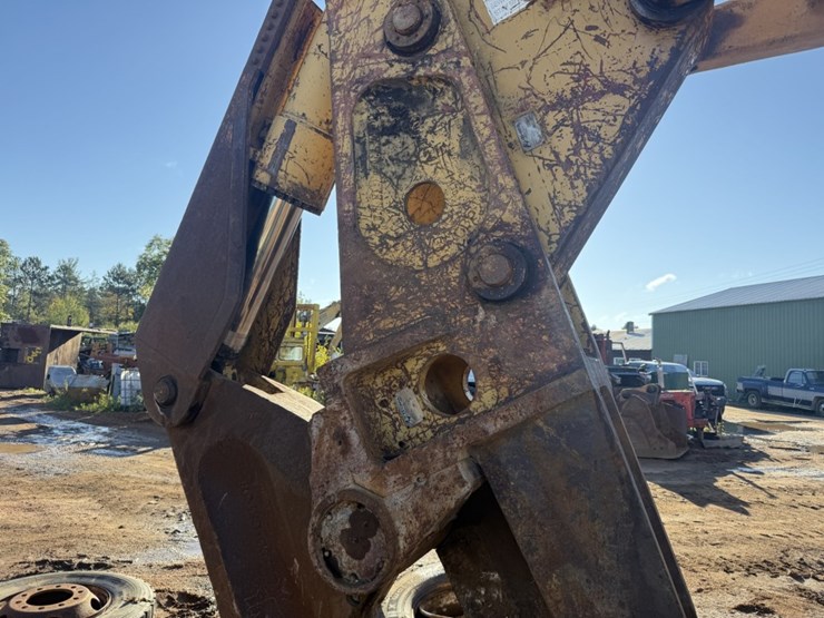 caterpillar-245-image-15