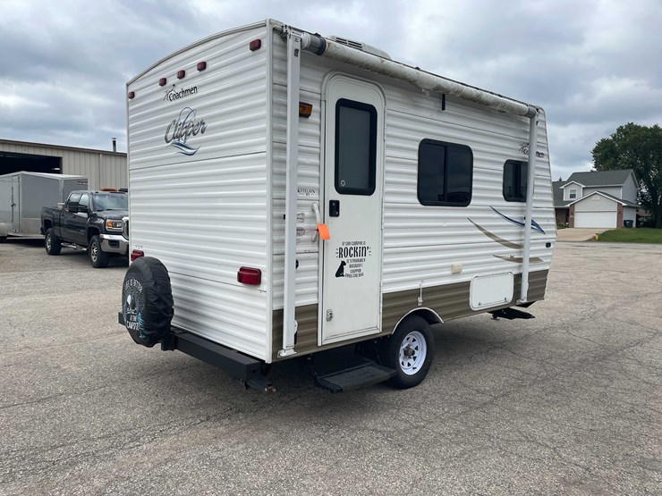 #1976-•-2012-coachman-camper-(no-title)-image-5