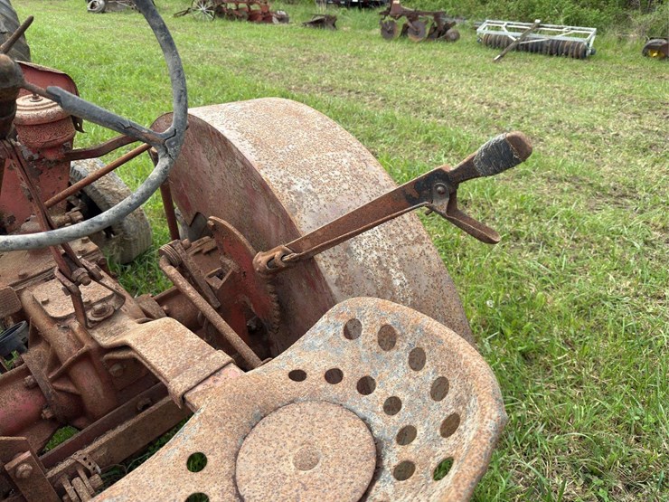 silver-king-r38-tractor-image-13