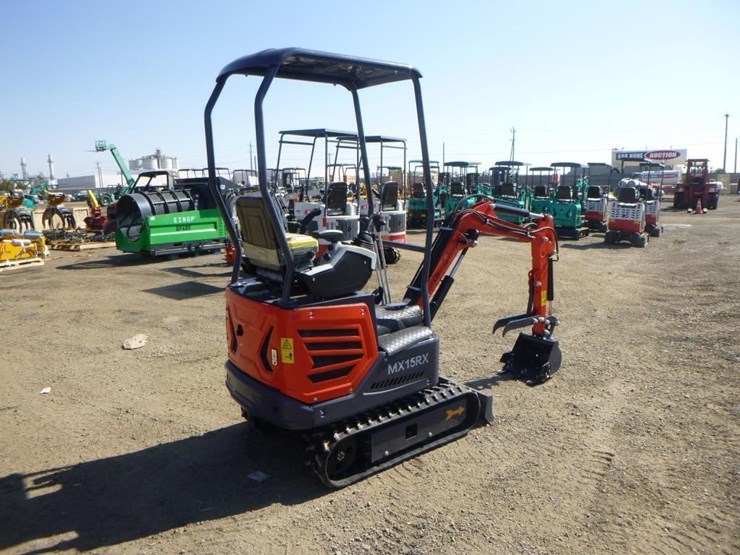 2025-agt-mx15rx-hydraulic-excavator-image-3