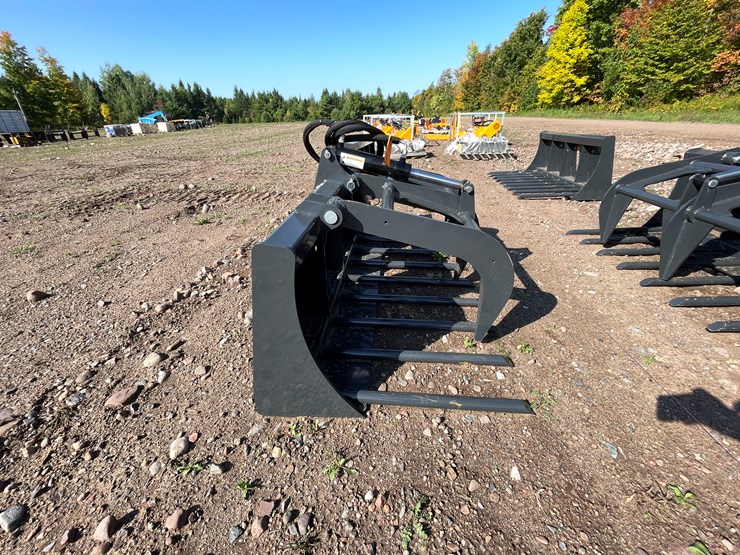 #8242-•-wolverine-compact-tractor-manure-fork-grapple-image-4