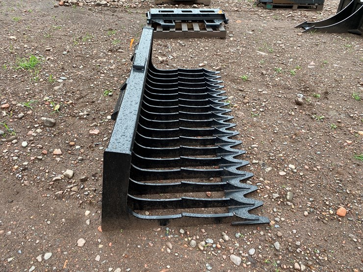#8227-•-new-kc-76"-skid-steer-skeleton-bucket-image-2