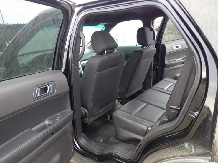 2015-ford-explorer-image-7