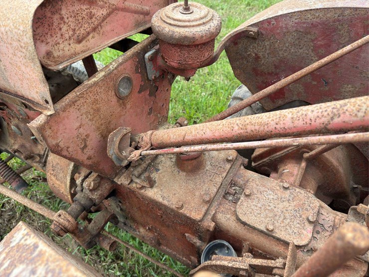 silver-king-r38-tractor-image-17