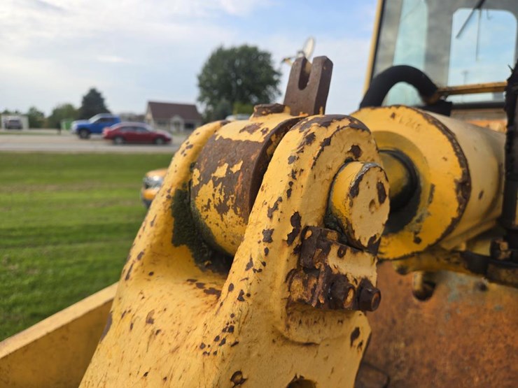 massey-ferguson-55c-image-12