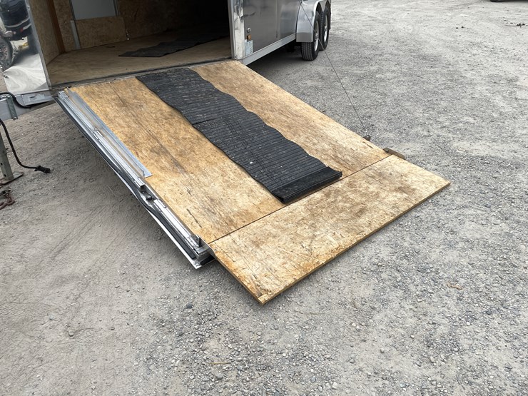 #1026-•-2019-forest-river-23'-v-nose-aluminum-trailer-(has-wi-title)-image-13