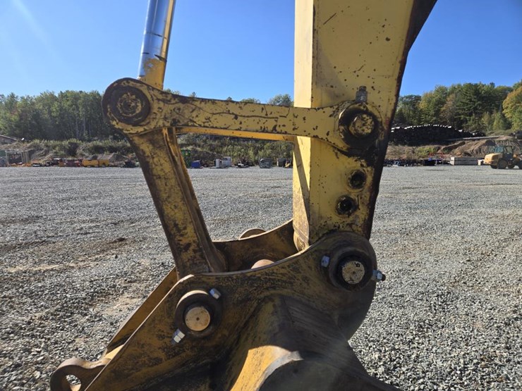 komatsu-pc210-lc-10-image-11