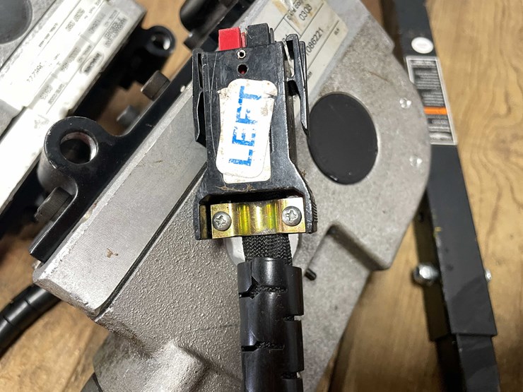 #5515-•-(2)-gear-reduction-pc-motor-(cw)-image-11