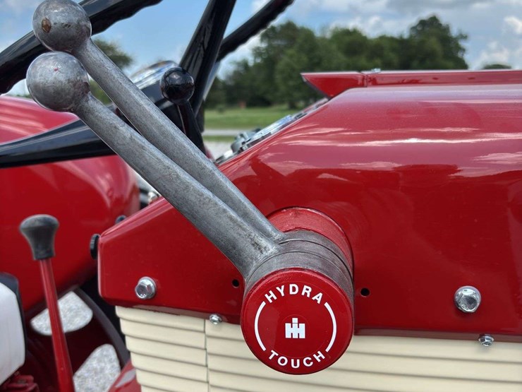 farmall-340-image-28