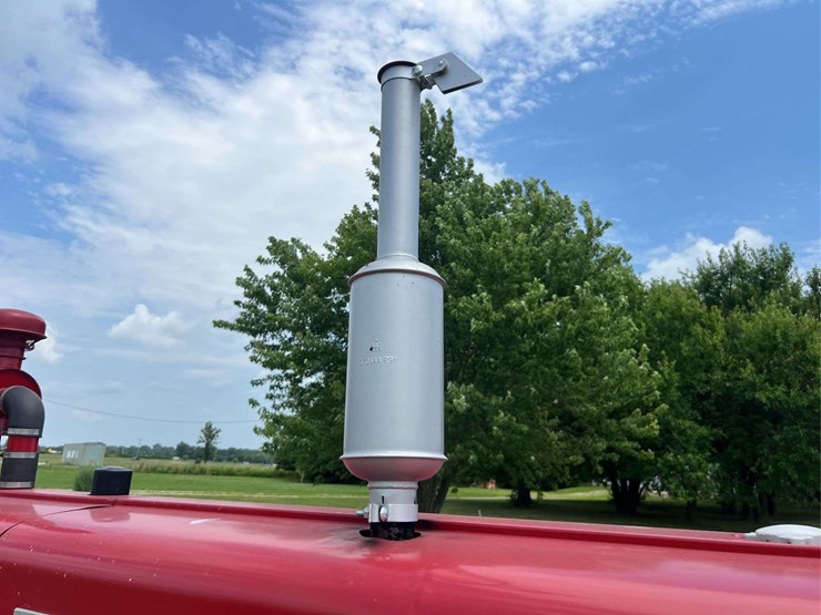 farmall-560-image-22