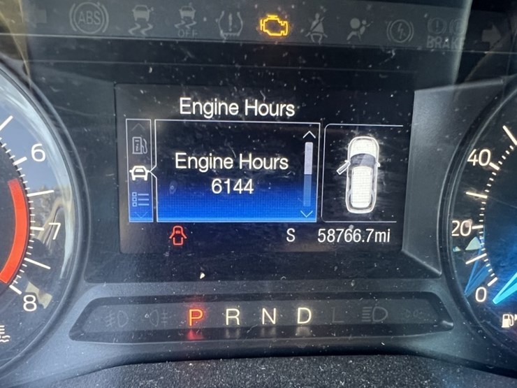 2017-ford-explorer-image-28