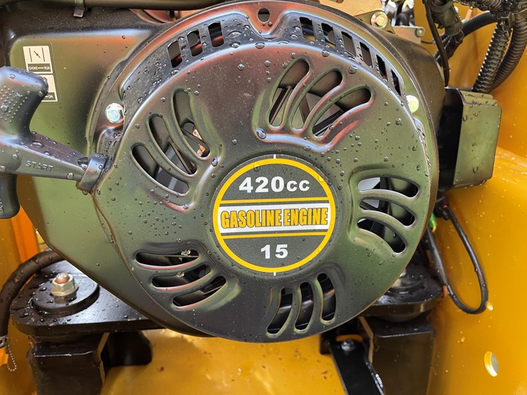 #8174-•-agt-compact-track-loader-image-19