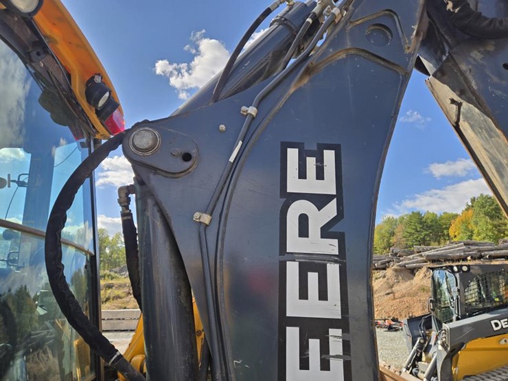 2015-deere-310sl-hl-image-51