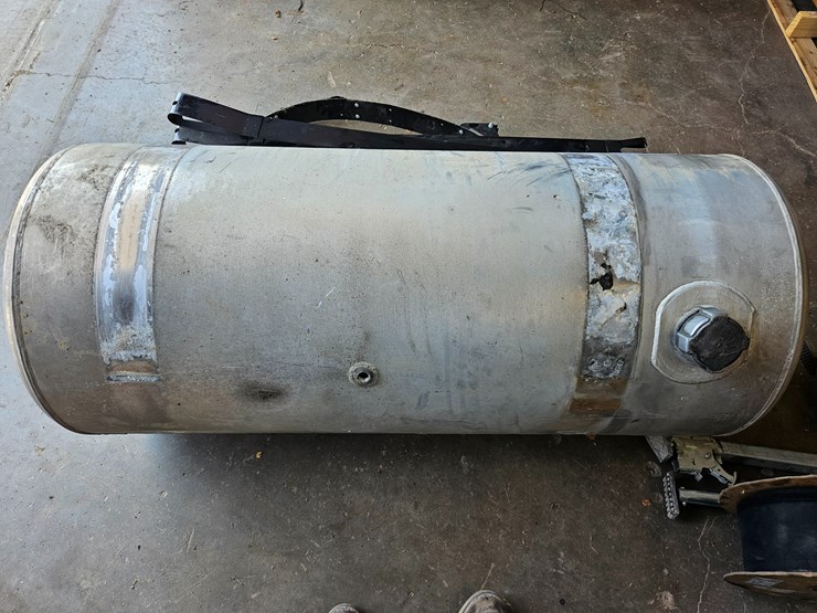 #21176-•-120-gallon-tank-w/-bands-image-5