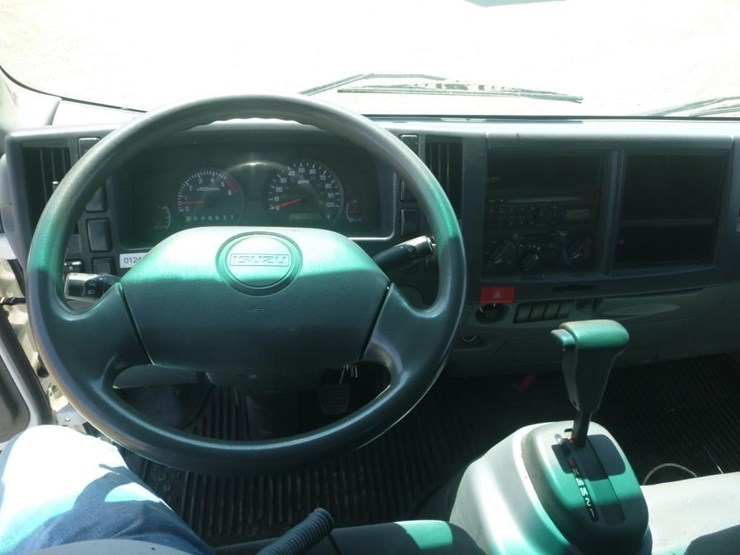 2012-isuzu-npr-image-20