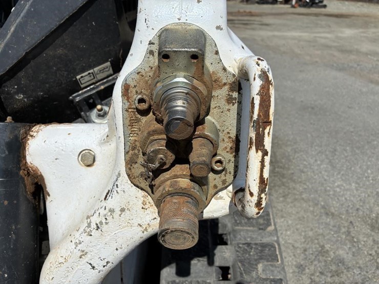 2022-bobcat-t62-image-12