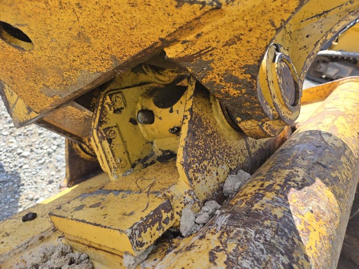 2006-caterpillar-m318-image-23