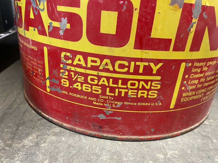 #5523-•-2.5-gallon-metal-gas-can-(cw)-image-5