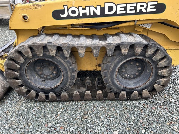 deere-240-image-49