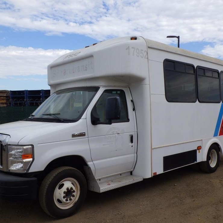 2017 FORD 450
