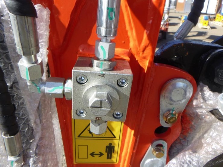2025-tpm-16-hydraulic-excavator-image-14