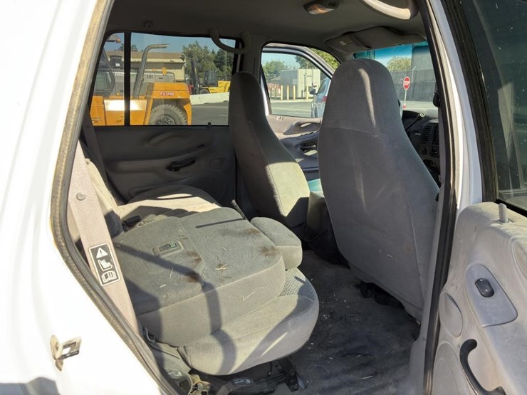 2001-ford-expedition-image-11