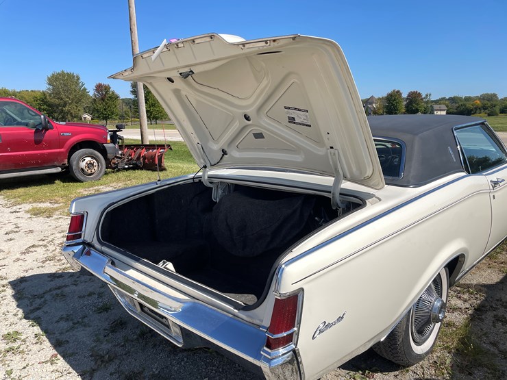 #1022-•-1969-lincoln-continental-mark-iii-image-53
