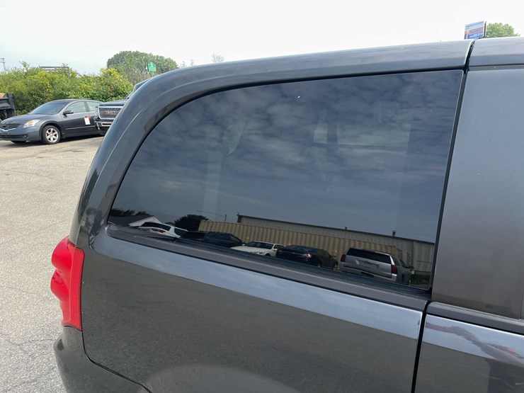 2012-dodge-caravan-image-21
