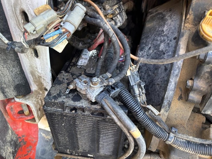 2021-bobcat-t770-image-39