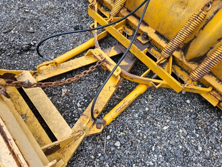 #2047-•-8'-skid-steer-snow-plow-image-14