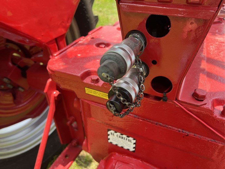 farmall-560-lp-image-54