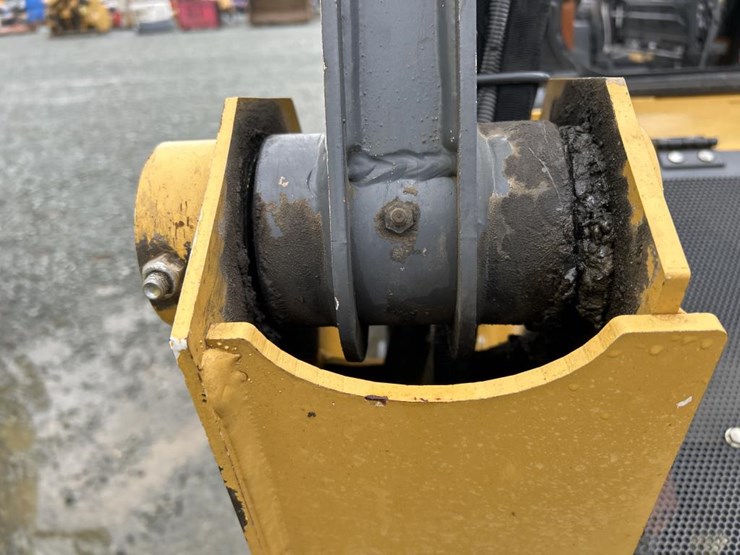 deere-318g-image-23