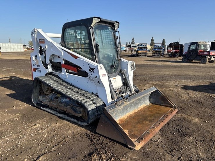 2021-bobcat-t770-image-2