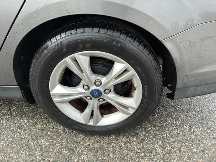 2014-ford-focus-sedan-image-5