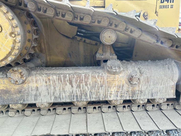caterpillar-d4h-image-65