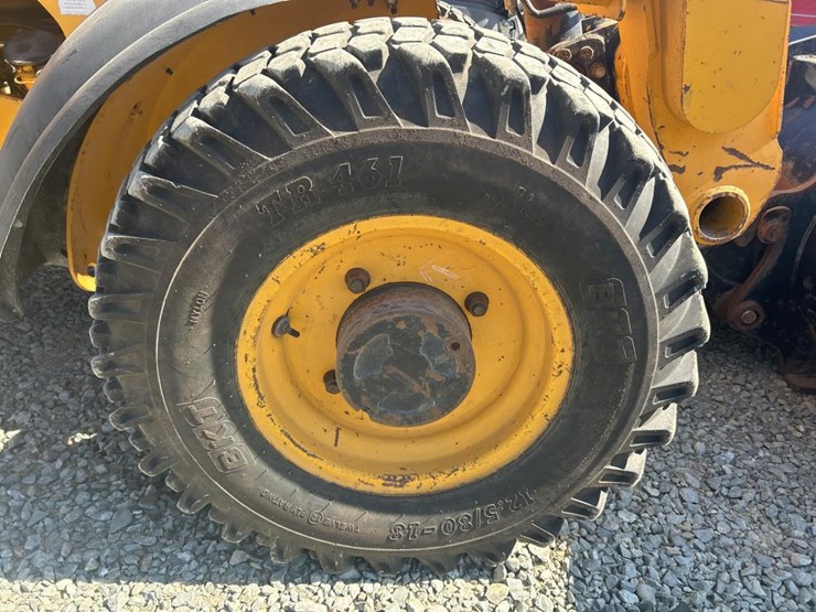 2009-jcb-527-55-image-47