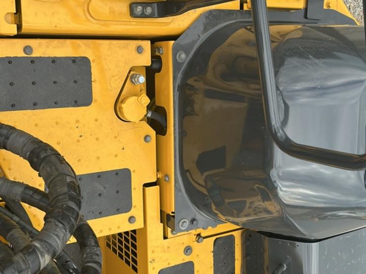 2021-komatsu-pc228-image-27