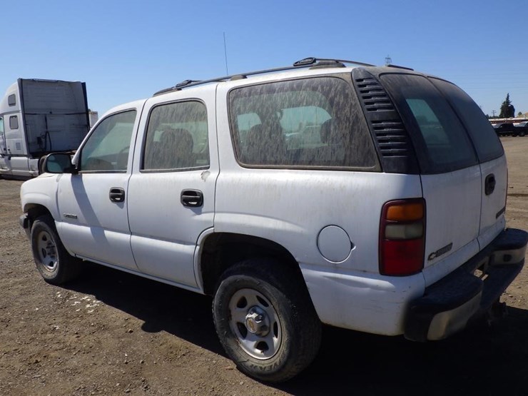 2002-chevrolet-tahoe-image-4