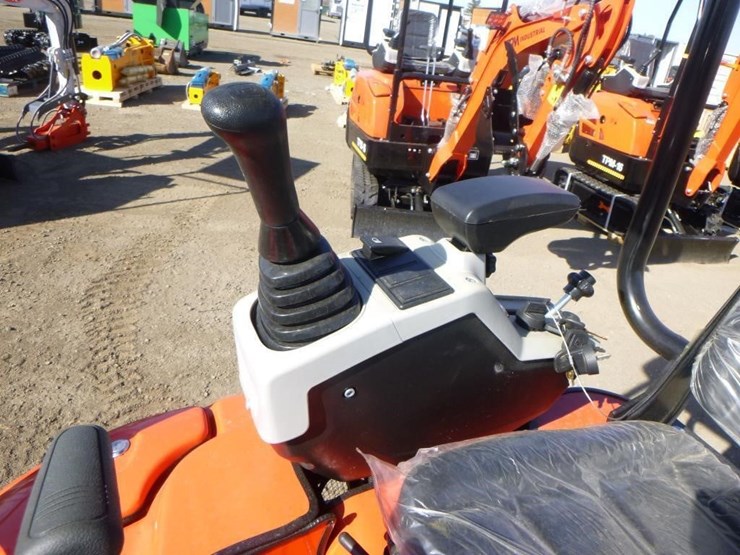 2025-tpm-16-hydraulic-excavator-image-22