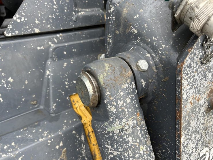 deere-318g-image-15